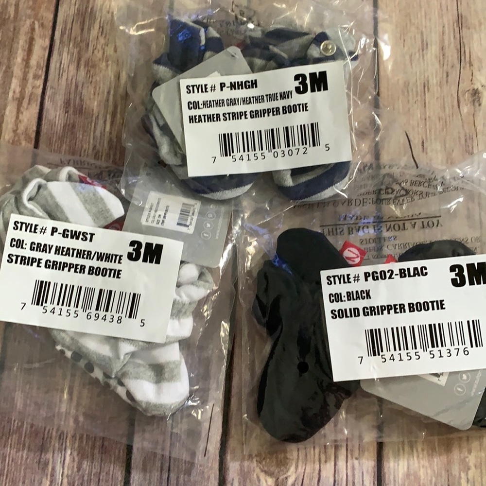 NWT Zutano gripper booties pack of 3